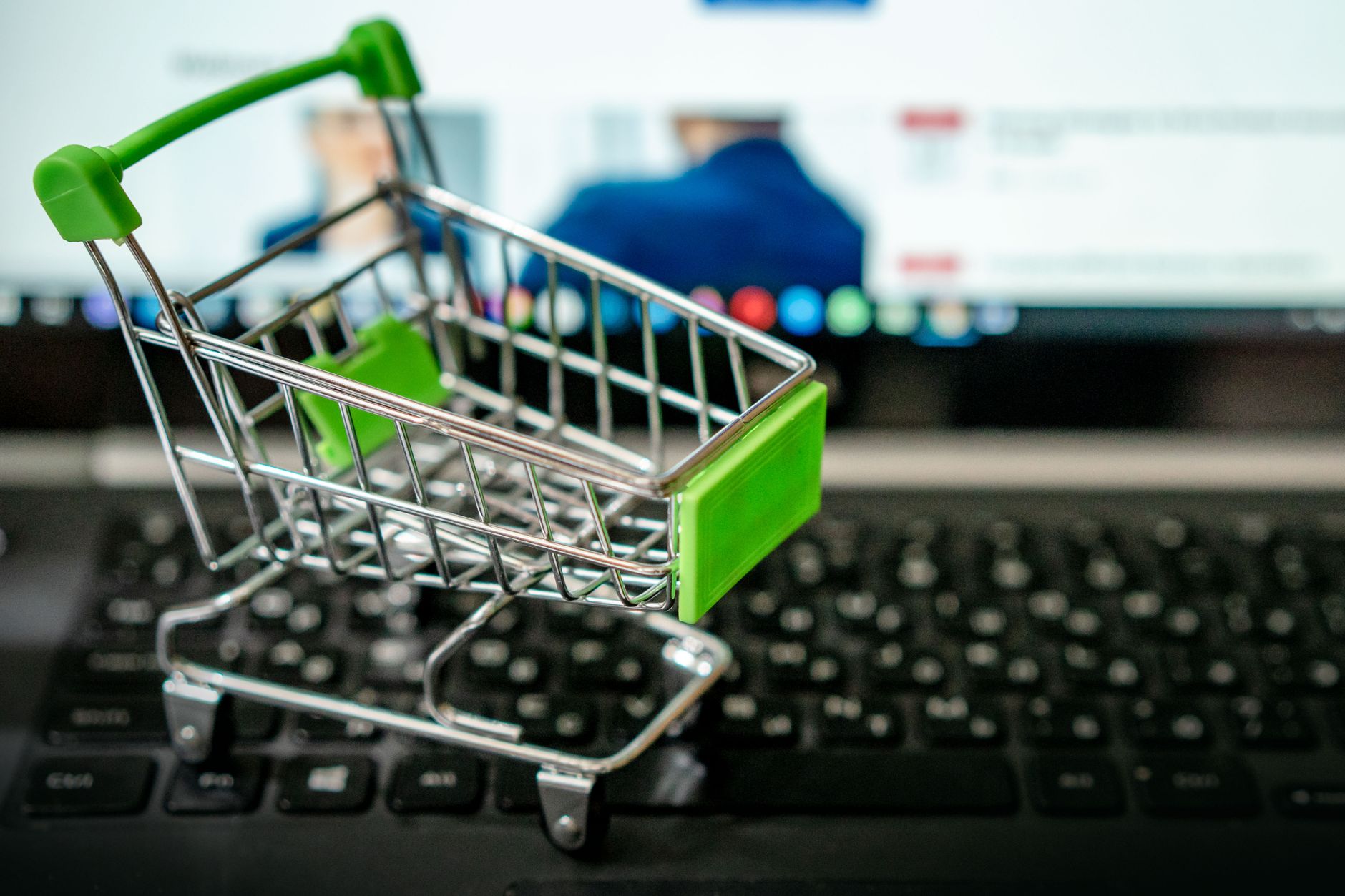 Senior Software lansează Dock9, un ecosistem dedicat vânzărilor digitale și canalelor comerciale