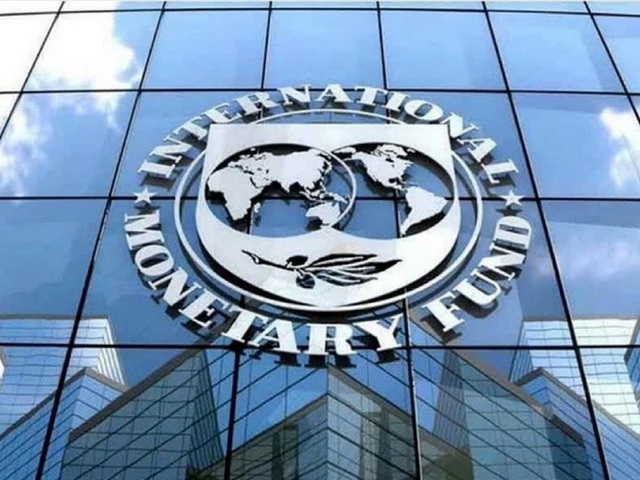 Avertisment de la FMI: Deteriorarea puterii de cumpărare a gospodăriilor poate deveni de durată