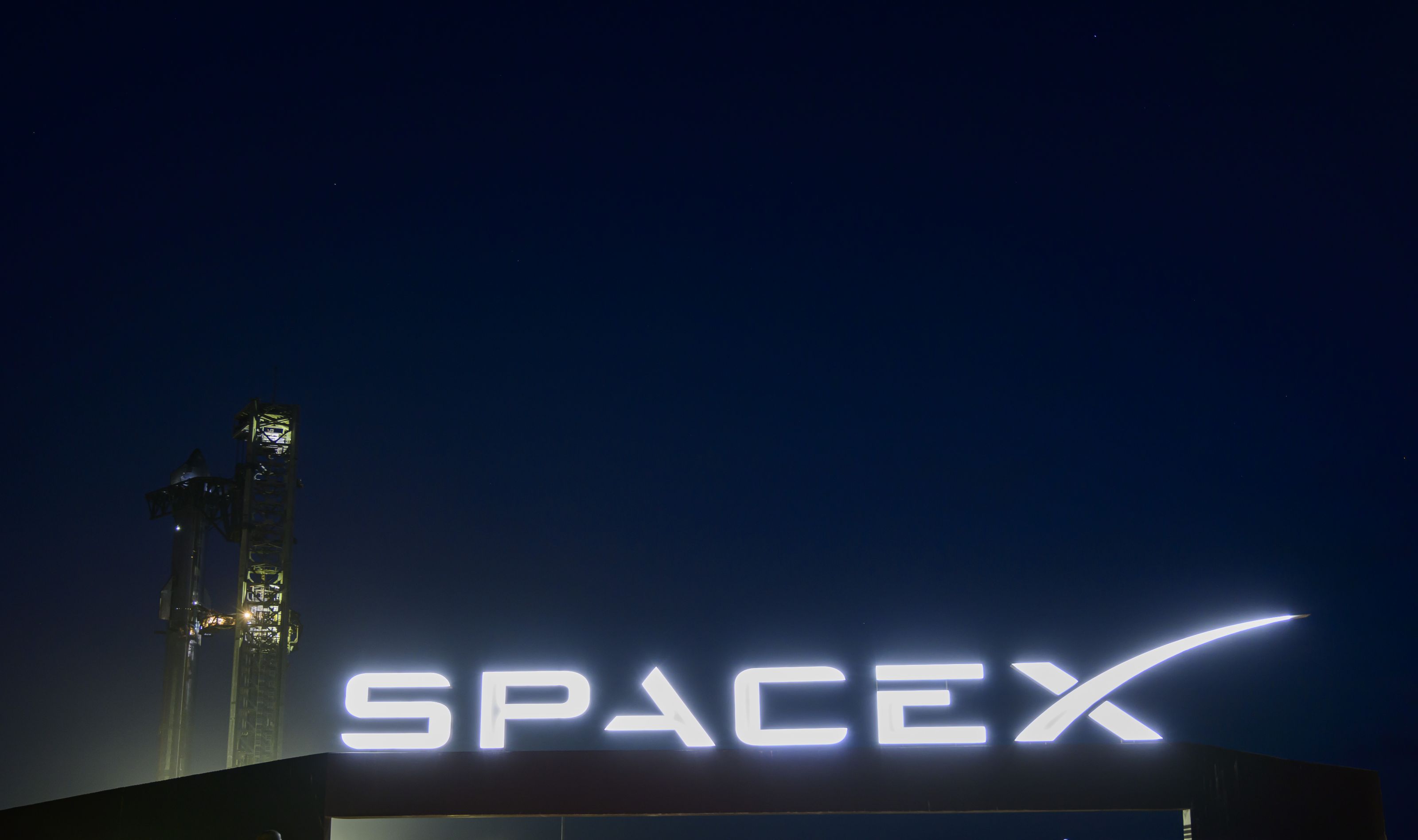 SpaceX atrage 40 de miliarde de dolari pentru infrastructură AI și cipuri Nvidia