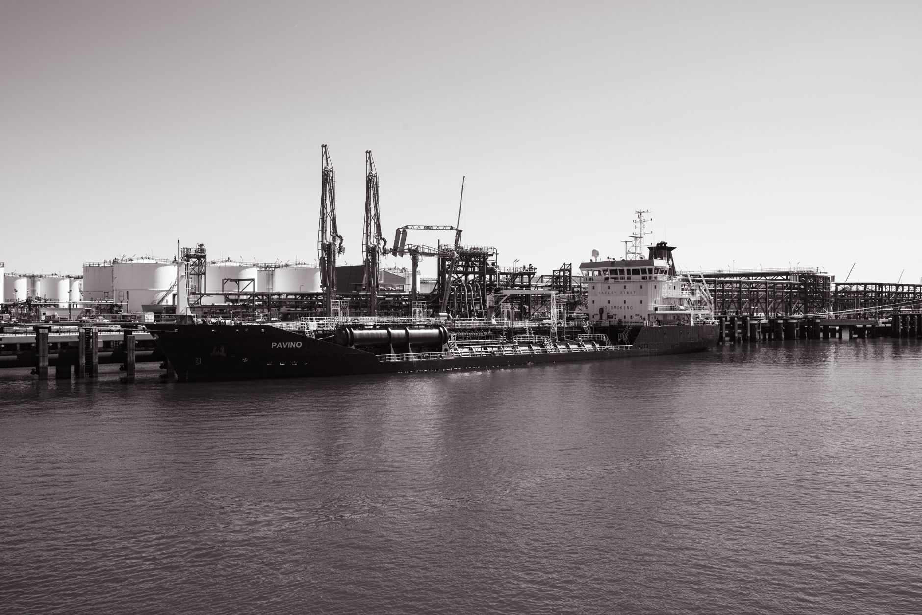Oil Terminal raportează 14 litigii inițiate de un acționar cu 3,38% din capital