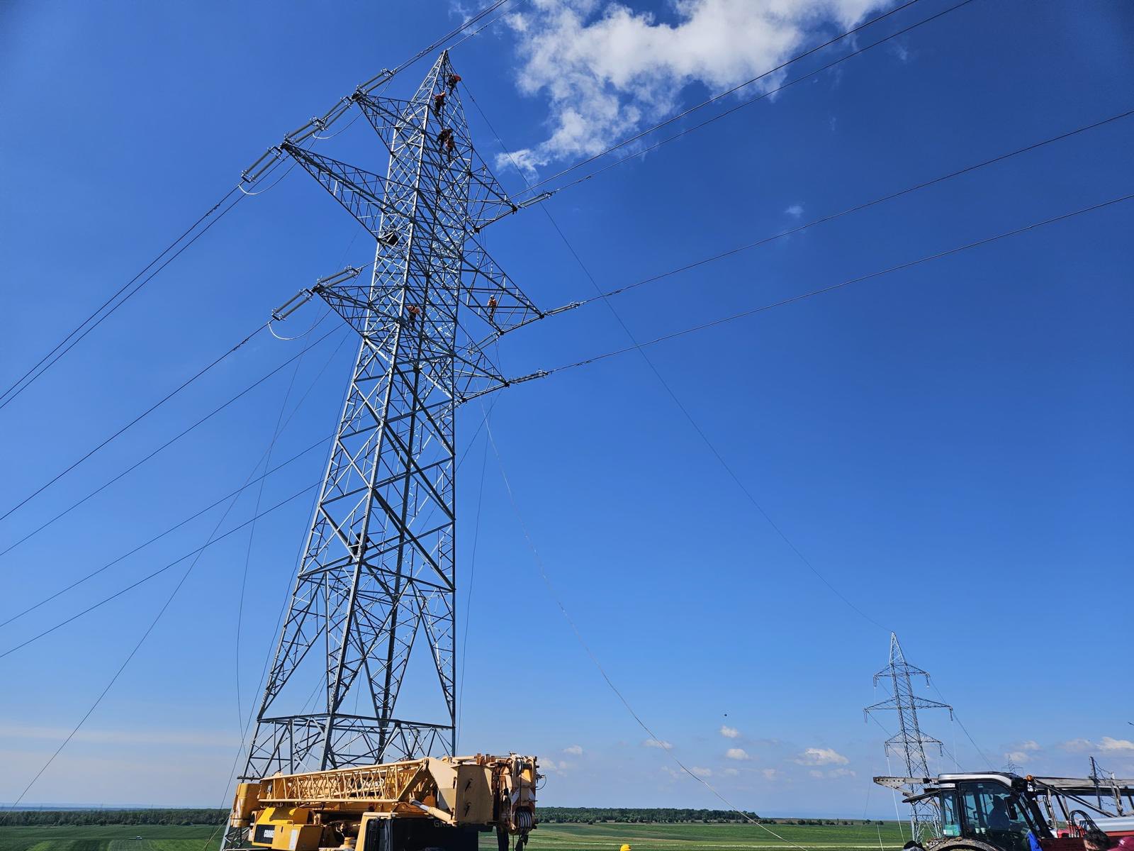 Prețul energiei electrice pe PZU a crescut cu 41% după oprirea reactoarelor de la Cernavodă