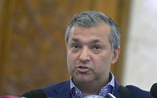 Modelul francez de supraviețuire a presei: ce cer editorii giganților Big Tech și ai inteligenței artificiale