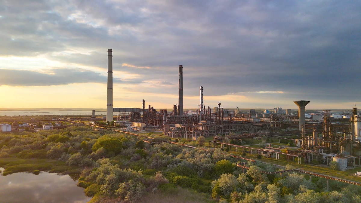 Rompetrol Rafinare investește 44 de milioane de lei într-un parc fotovoltaic la rafinăria Petromidia