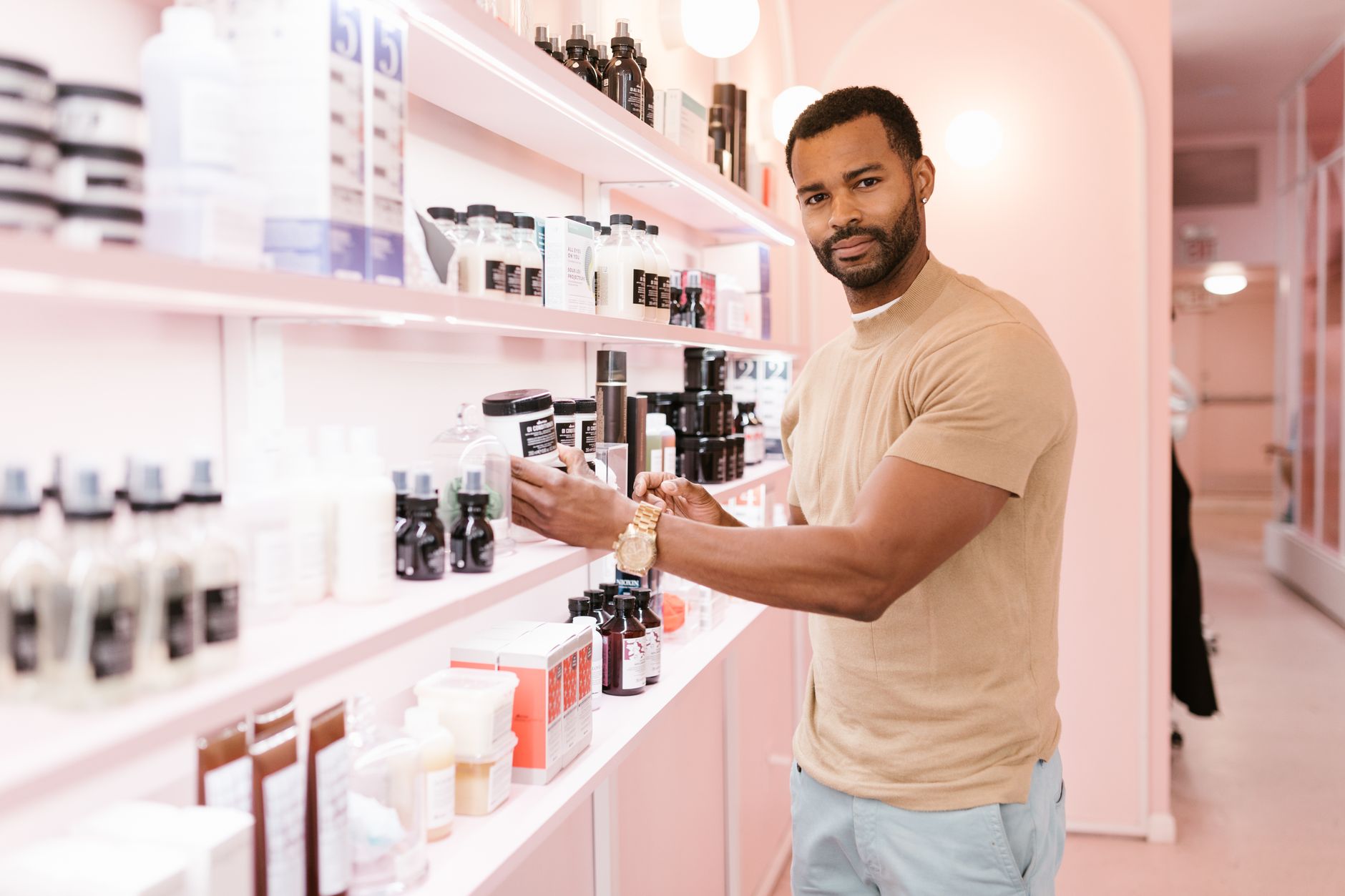 Kaufland testează un concept de magazin în magazin dedicat serviciilor de beauty și îngrijire personală