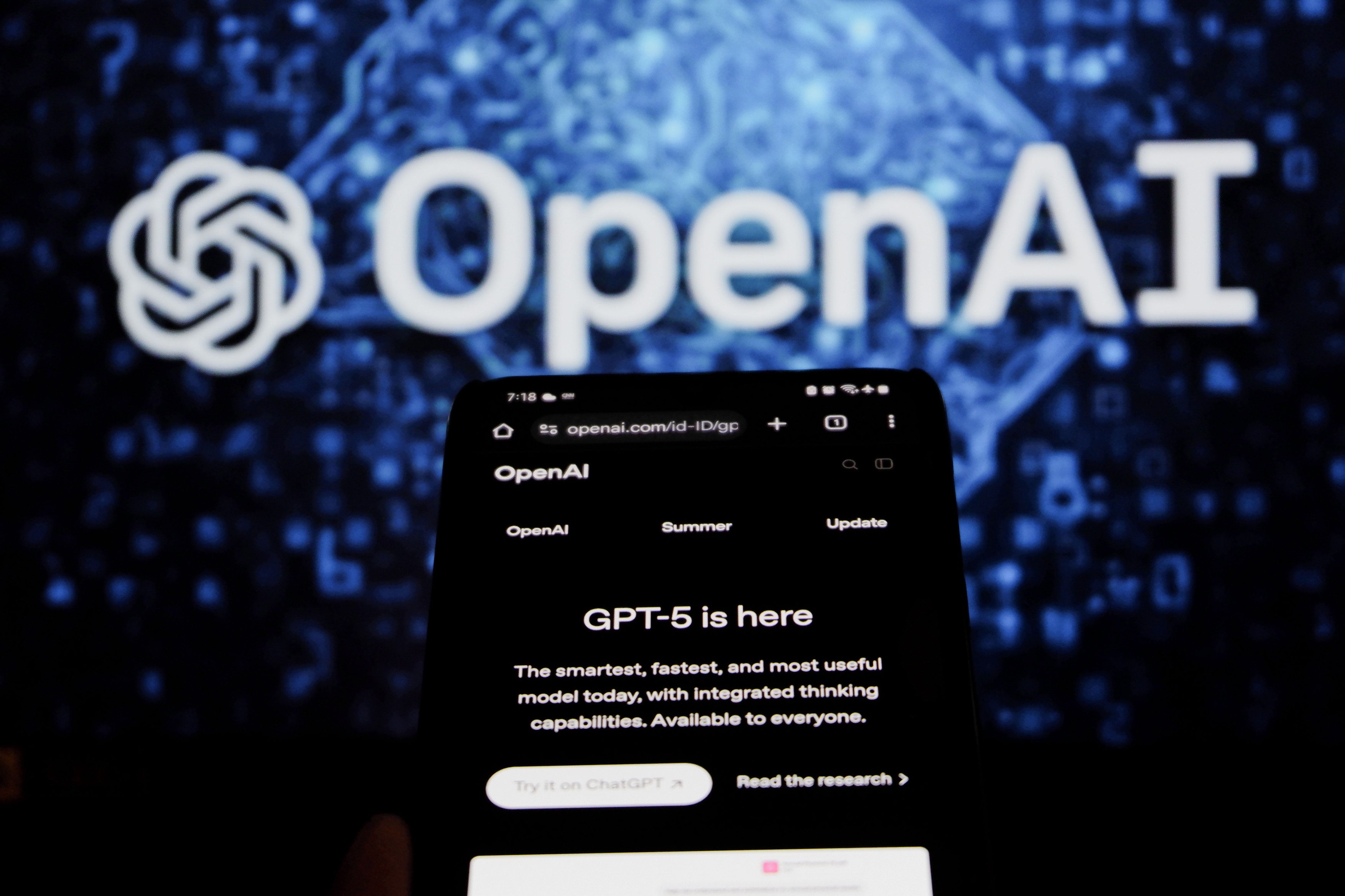 OpenAI introduce Intelligent UI pentru ChatGPT: răspunsurile vor deveni interactive și vizuale
