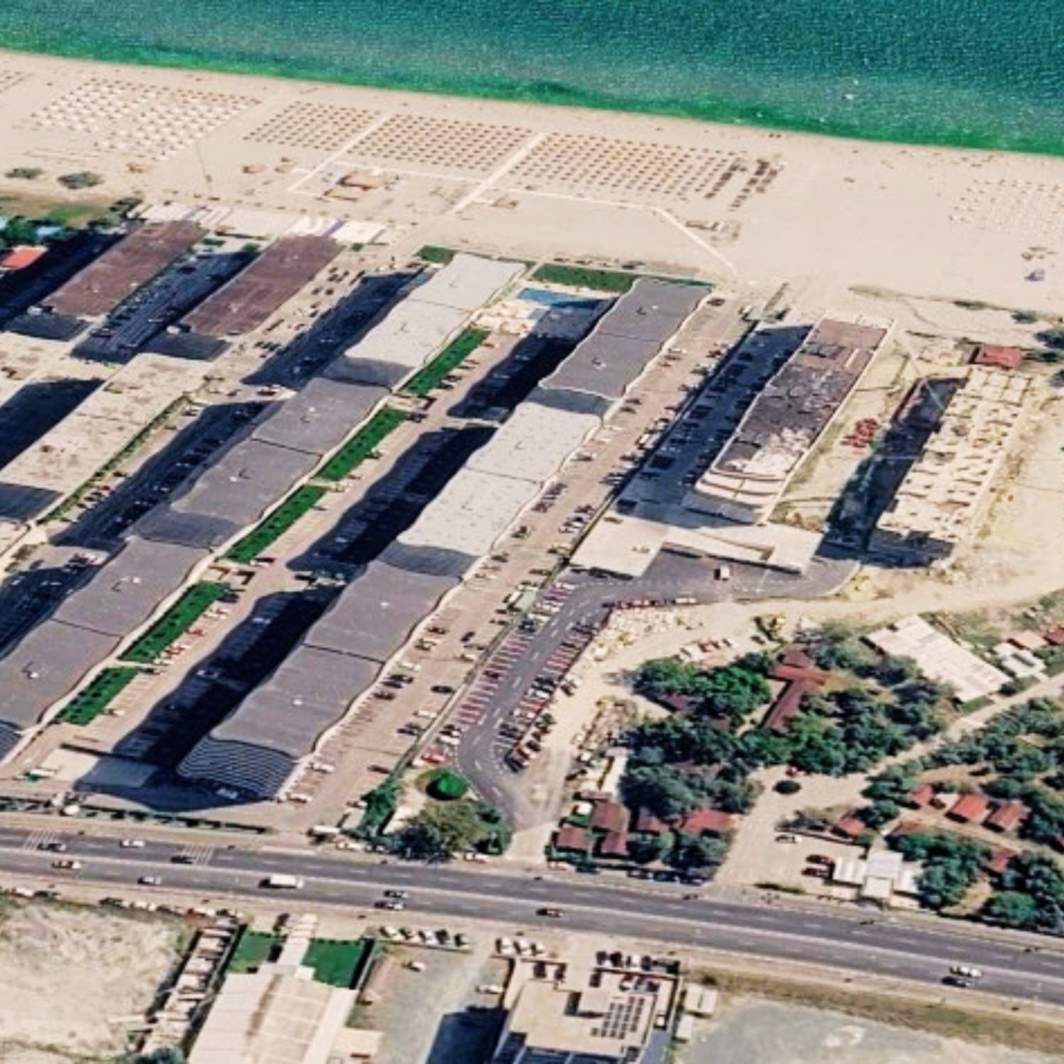 Creditorii Nordis Mamaia au aprobat mecanismul de finalizare a unui bloc de 13 etaje