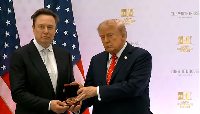 Elon Musk este numit „comoară națională” de Donald Trump; SpaceX caută 40 de miliarde de dolari