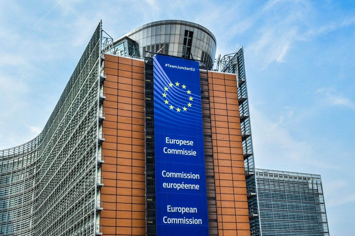 Consiliul UE aprobă măsuri pentru consolidarea piețelor de capital și mobilizarea economiilor private