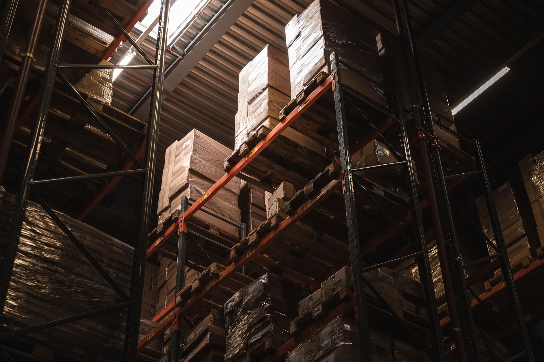Zalando investește 300 de milioane de euro într-un hub logistic de 140.000 mp în Franța