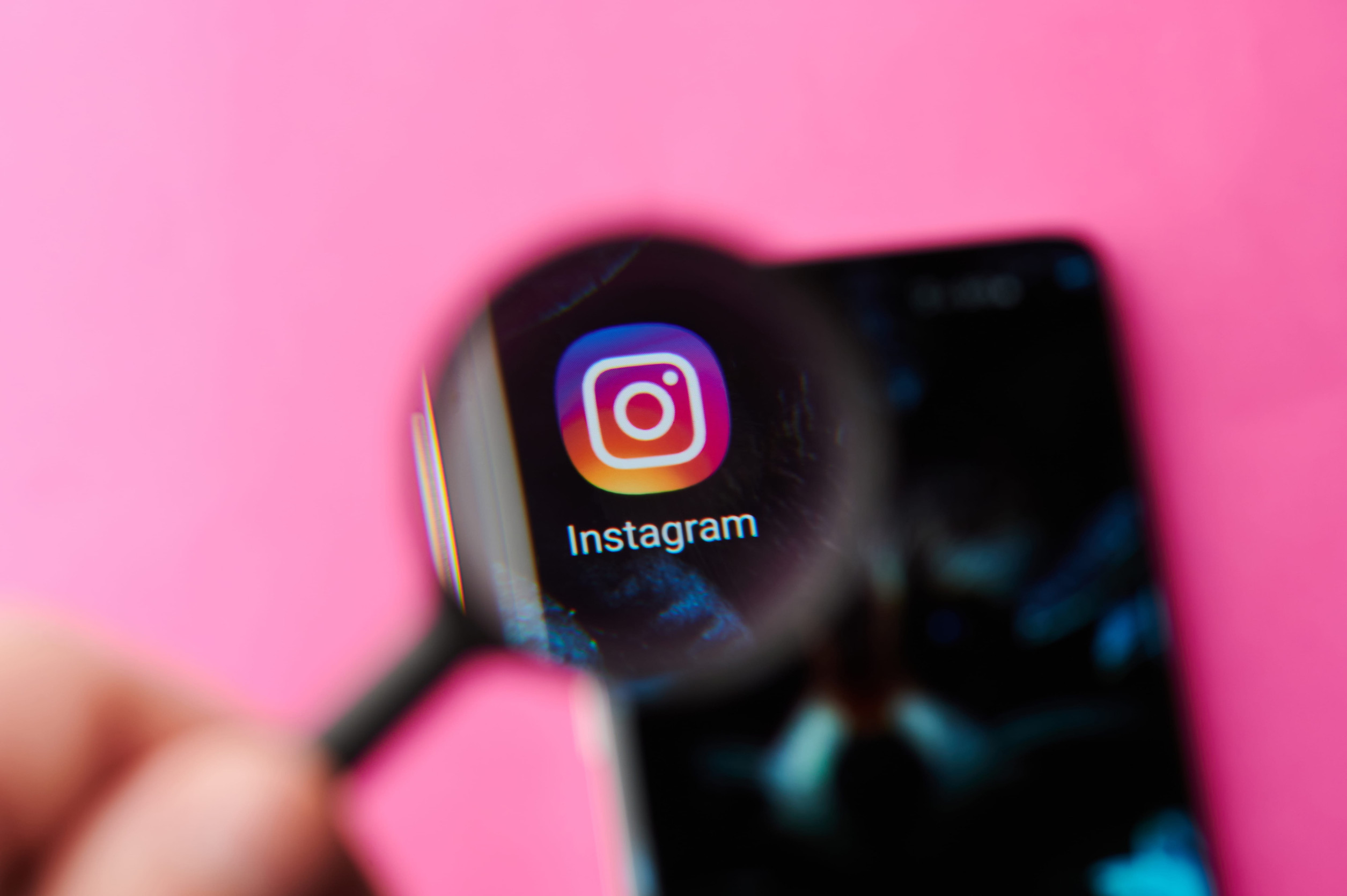 Instagram testează un mod de vizualizare care previne interacțiunile accidentale pe profiluri