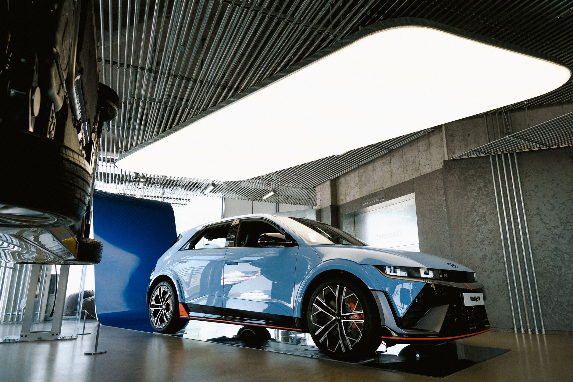 Expansiunea chineză domină Salonul Auto de la Paris: 20 de mărci vor concura cu producătorii europeni