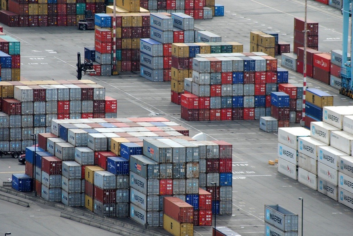 Deficitul comercial al României a crescut cu 1,4% în primele opt luni ale anului 2026
