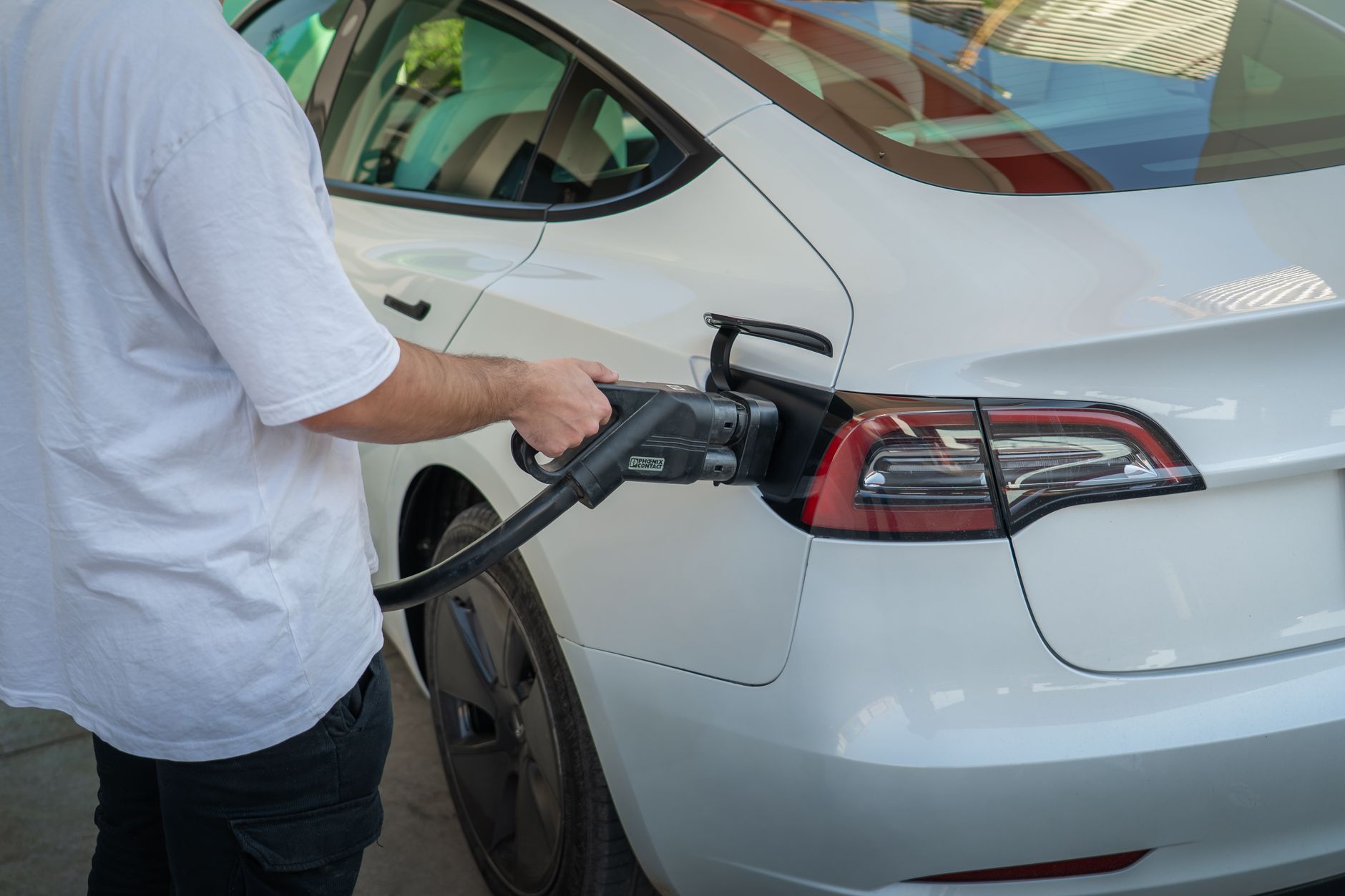 Stellantis vizează segmentul de mașini electrice accesibile cu noul concept Citroën 2CV