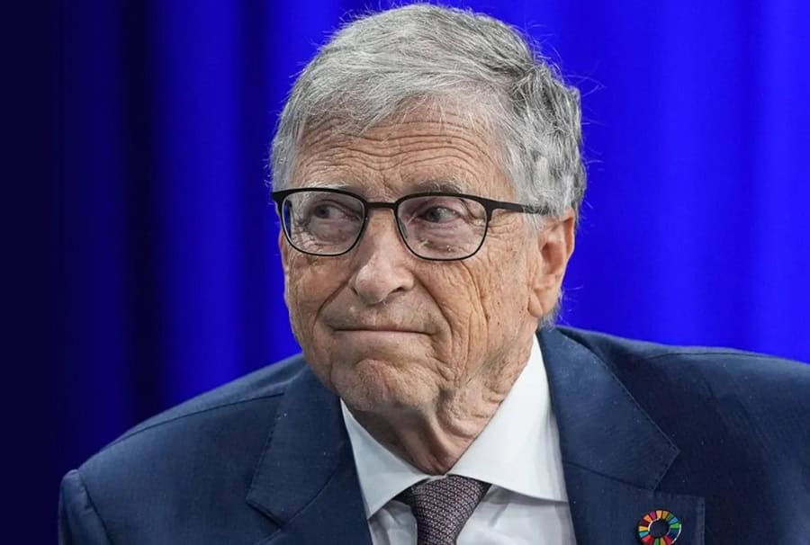 Bill Gates avertizează: Atacurile cibernetice bazate pe AI vor intensifica riscurile în cursul anului viitor