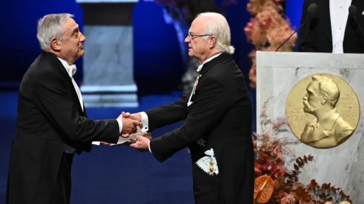 Robert Hall și Michael Woodford primesc Premiul Nobel pentru economie