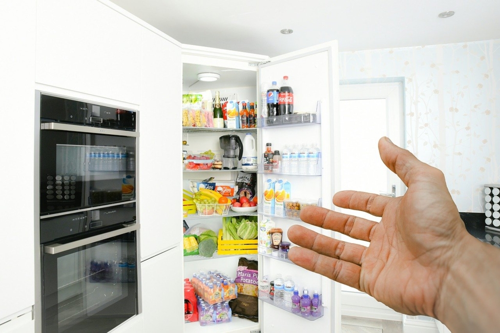 Atac cibernetic masiv asupra supermarketurilor din Franța: hackerii au controlat sistemele de refrigerare
