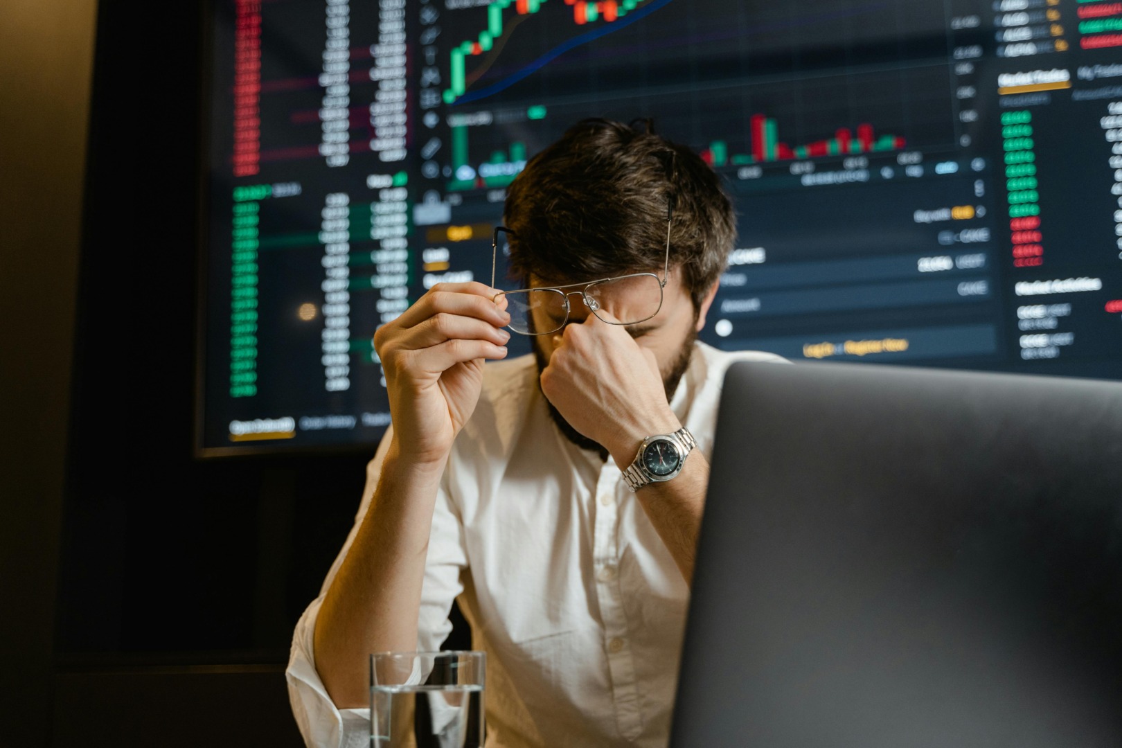 Majoritatea românilor cu venituri mari nu au o strategie de investiții definită, arată un studiu