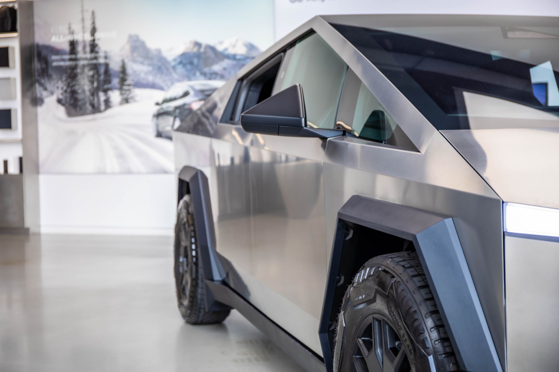 Salonul Auto de la Paris: Reîntâlnirea dintre simbolurile europene și expansiunea producătorilor chinezi