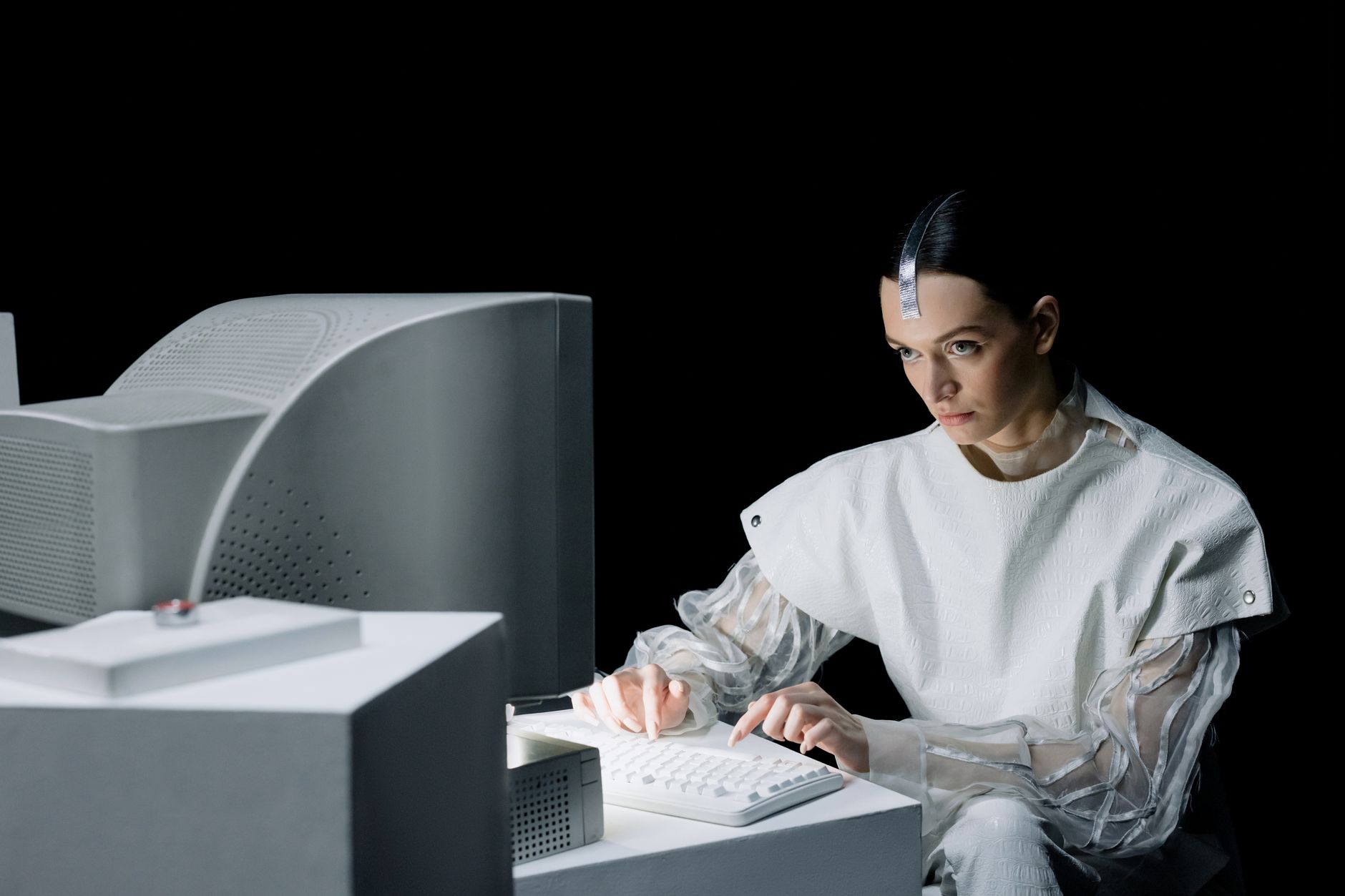Inteligența artificială ar putea afecta 40% din locurile de muncă la nivel global, avertizează FMI