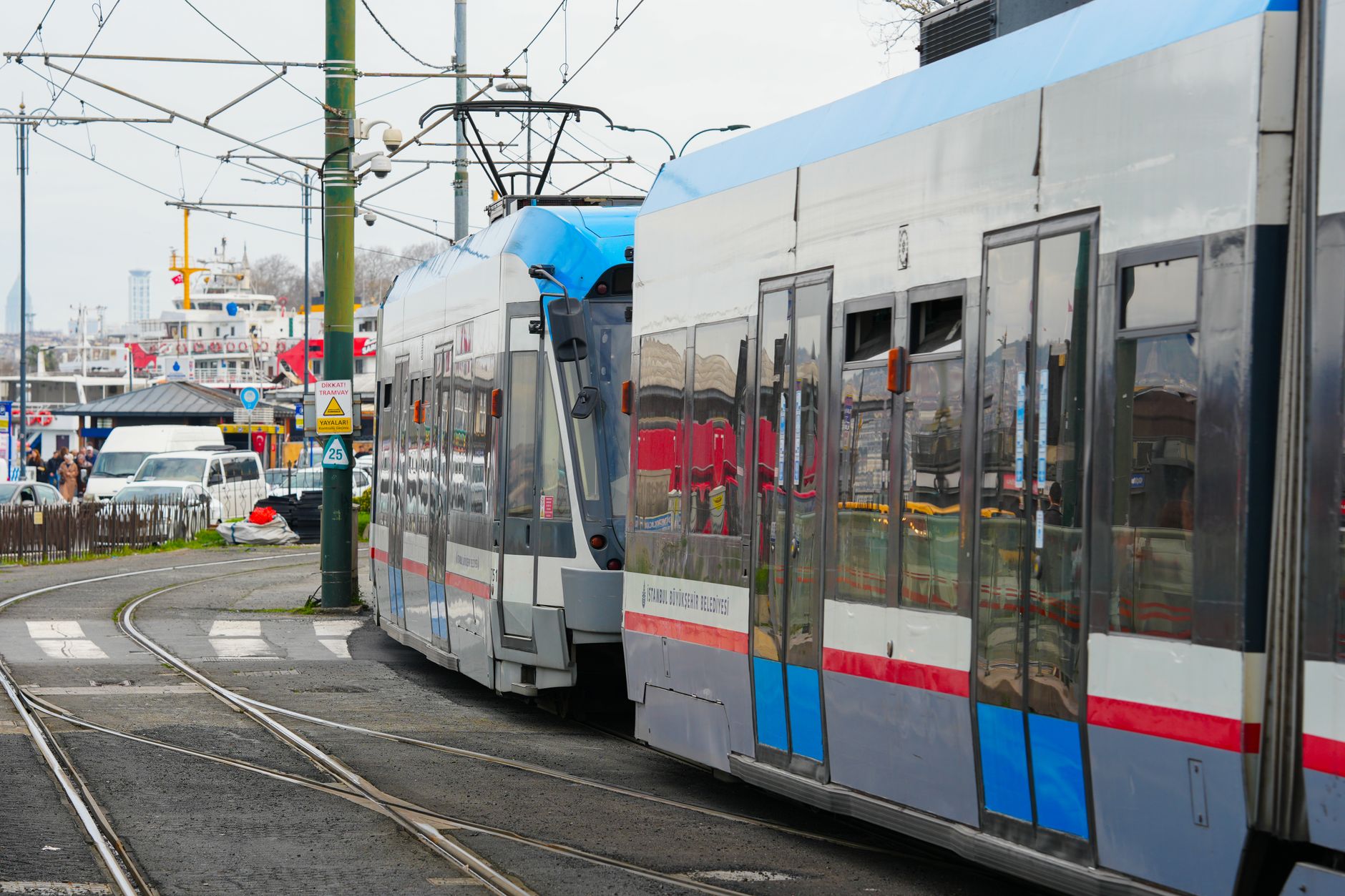 Oradea implementează prima rețea de tram-tren din România: licitația pentru vehicule a expirat