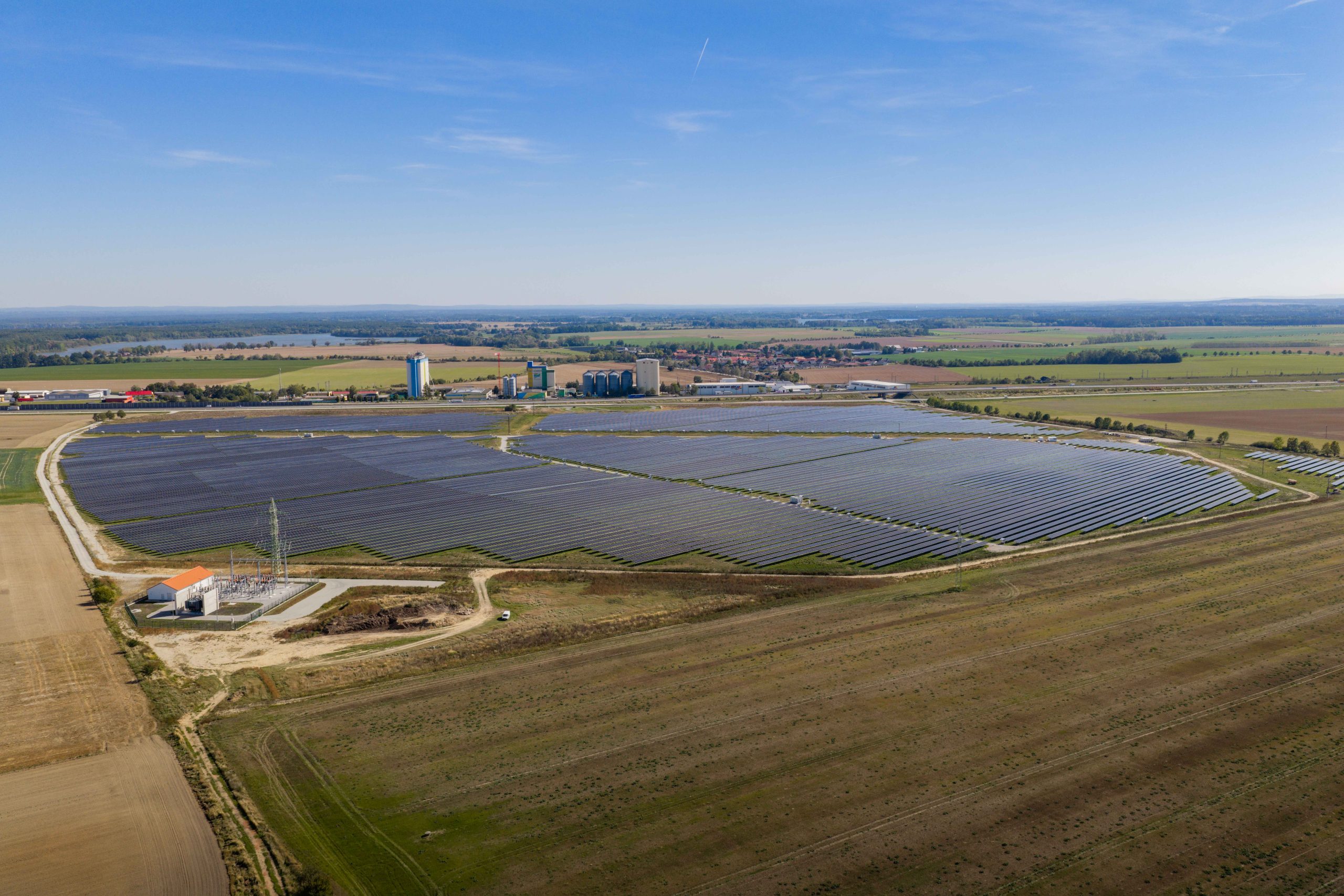 Enery inaugurează în Cehia prima centrală fotovoltaică dezvoltată integral prin forțe proprii