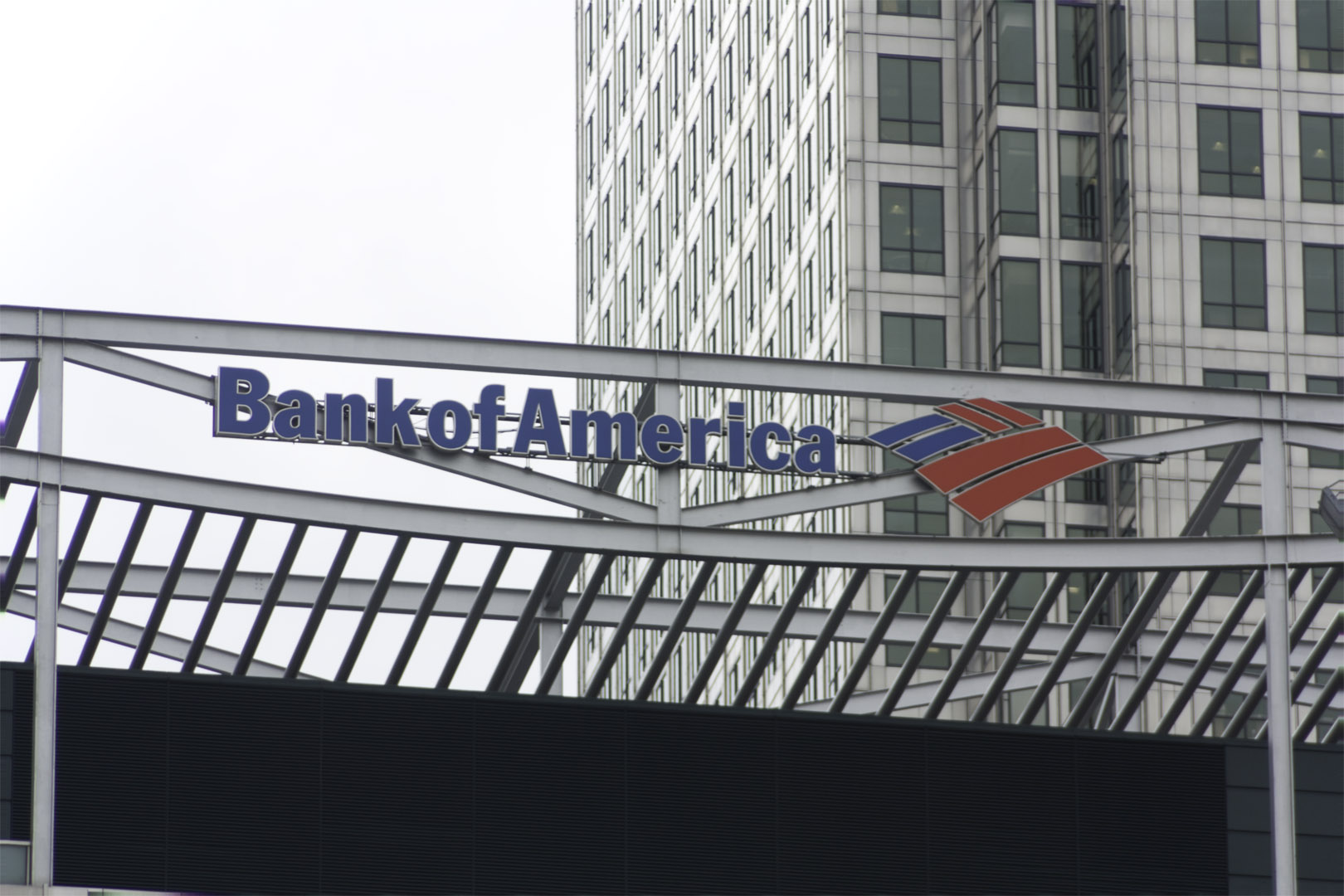 Bank of America sancționată cu o amendă de peste 1,2 miliarde de dolari pentru încălcarea legilor financiare