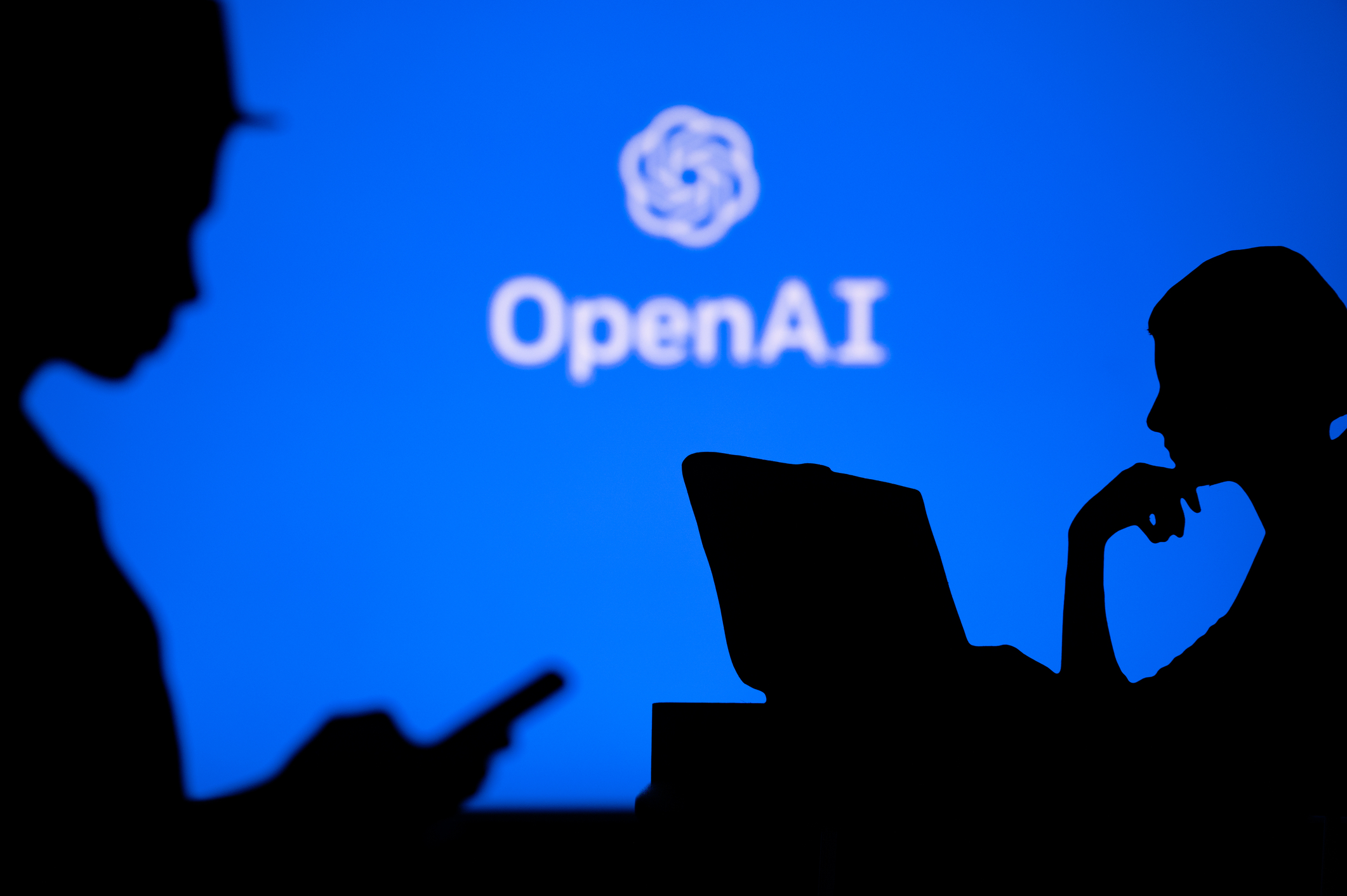 Agenți AI de la OpenAI ar fi folosit zeci de site-uri pentru comunicare neautorizată