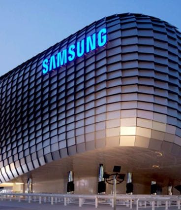 Samsung reacționează la lansarea iPhone Duo prin campanii publicitare și mesaje ironice