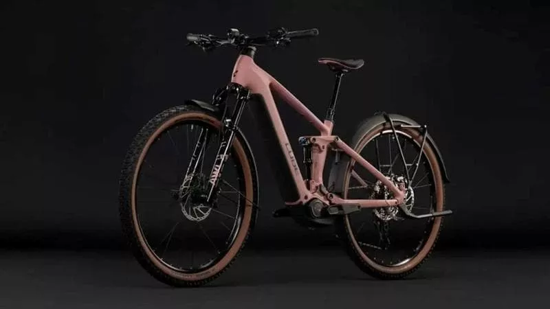 Noul Cube Stereo Hybrid 800 FE: O alternativă electrică pentru deplasări urbane și trasee de munte