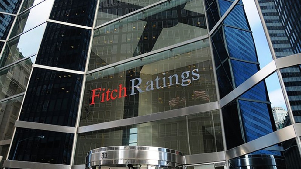 România riscă retrogradarea la ratingul de tip „junk” din cauza blocajului politic, avertizează Fitch