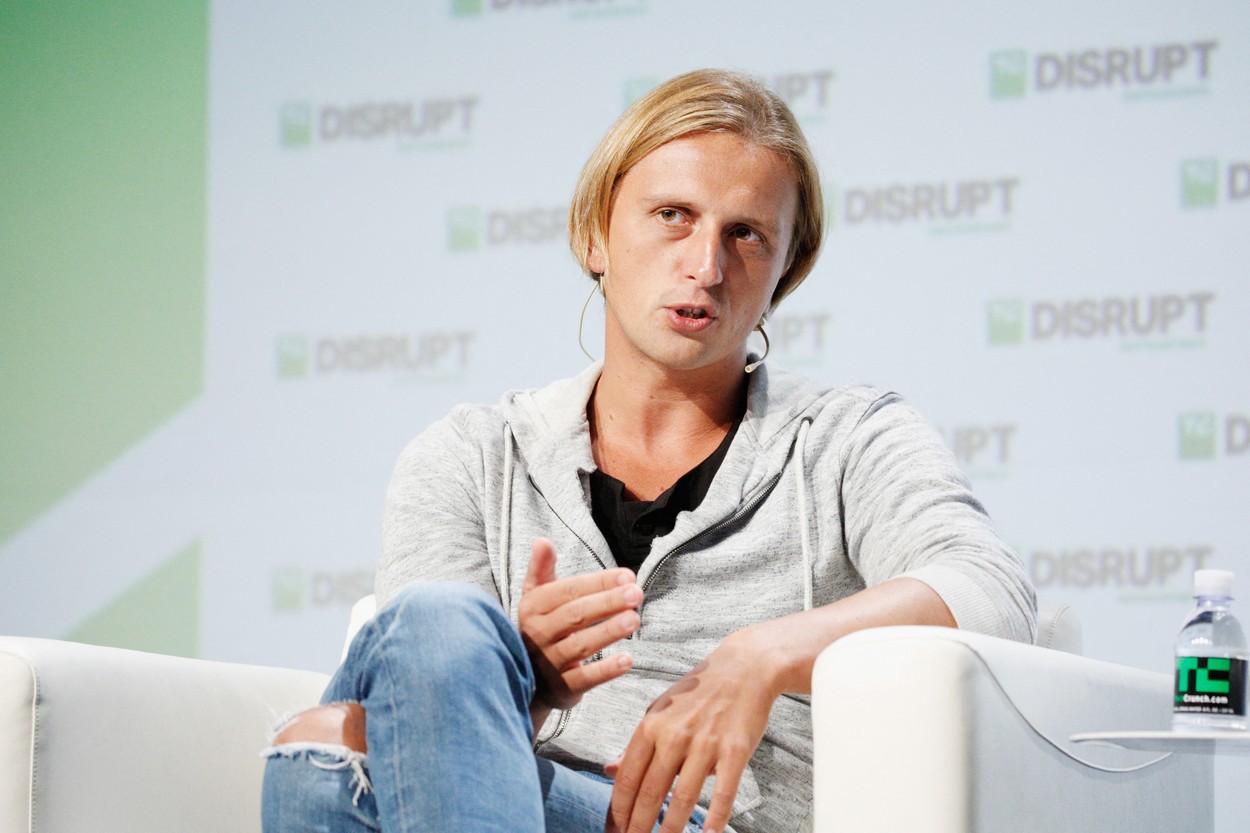 Revolut explorează o listare dublă la New York și Londra: Planul de debut bursier al fintech-ului de 115 mld. dolari