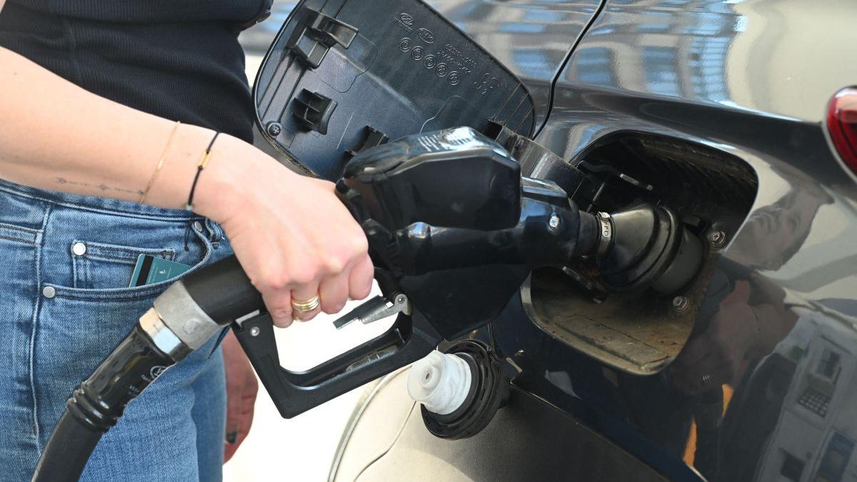 Germania implementează un pachet de 2,5 miliarde de euro pentru reducerea taxelor la carburanți
