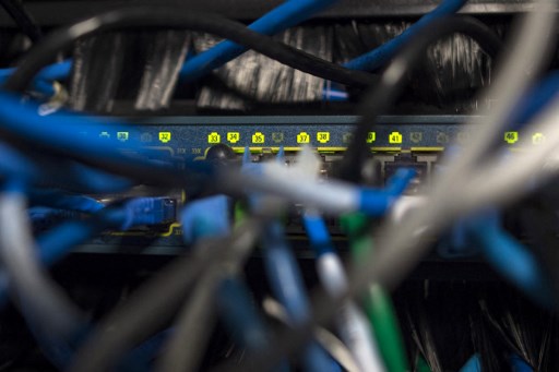 Lideri din industria inteligenței artificiale cer încetinirea dezvoltării tehnologiei pentru siguranță
