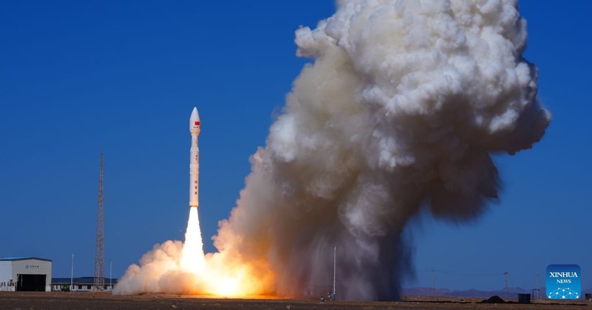China a lansat nouă sateliți într-o singură misiune, inclusiv unul dotat cu inteligență artificială