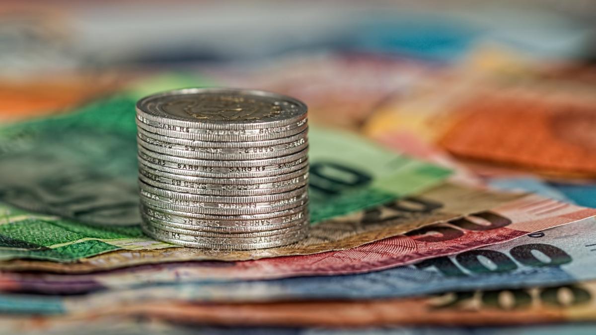 Analiză AEI: România se confruntă cu o „policriză” economică și energetică începând cu 2026
