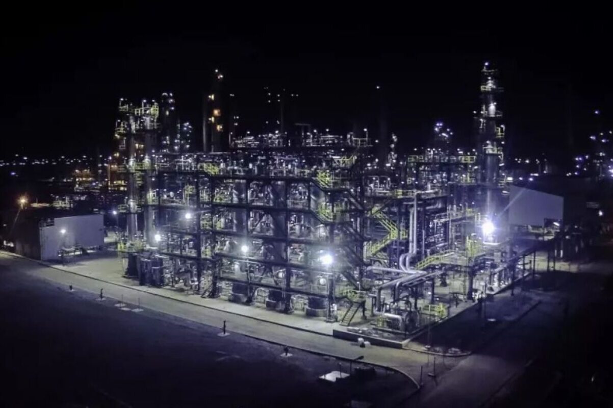 OMV Petrom investește 560 de milioane de euro într-o nouă unitate de carburanți sustenabili la Petrobrazi