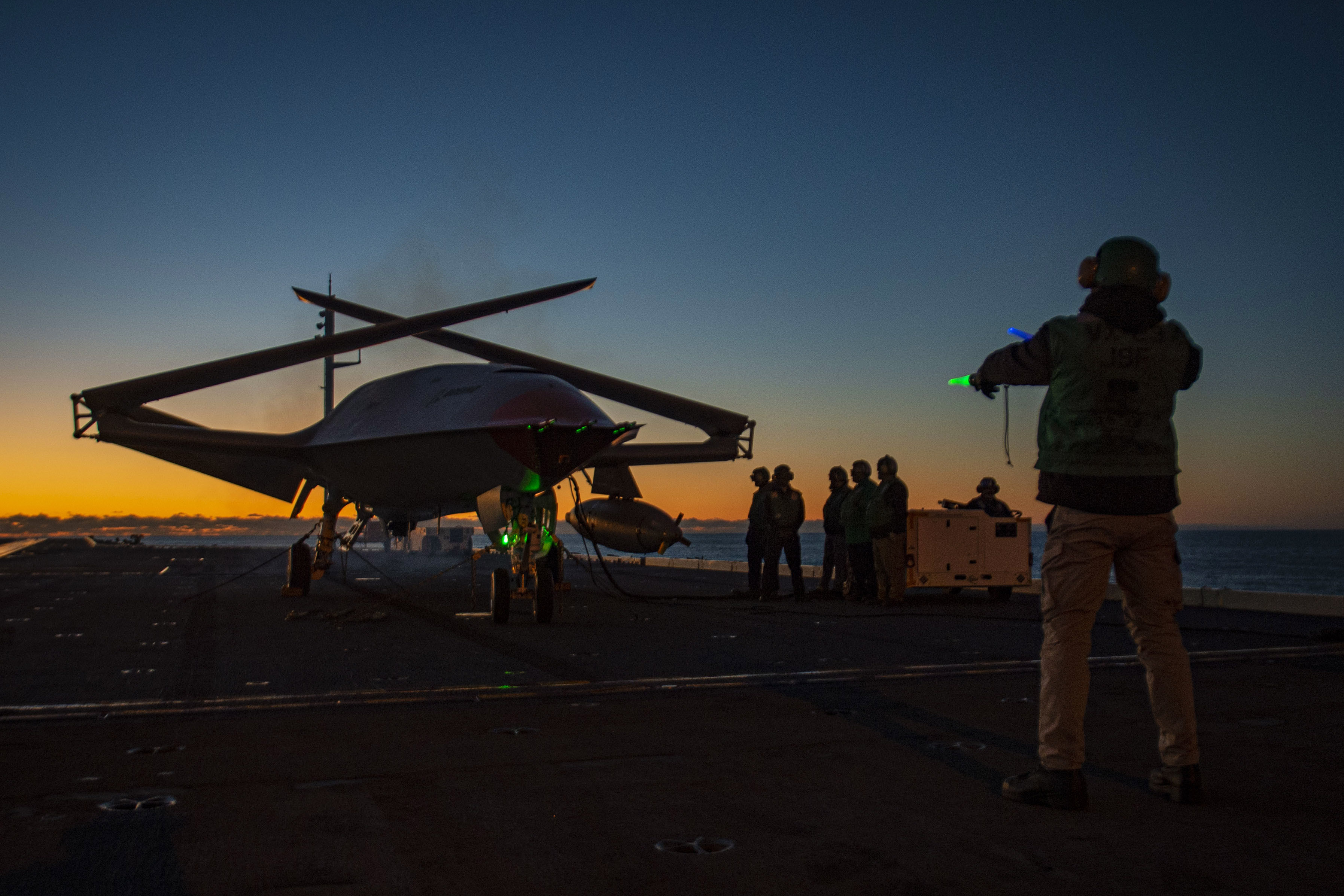 Marina SUA comandă primele drone-cisternă MQ-25A de la Boeing pentru realimentarea avioanelor de luptă