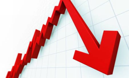România va intra în recesiune în 2026, avertizează Coface. Impactul consolidării fiscale asupra consumului
