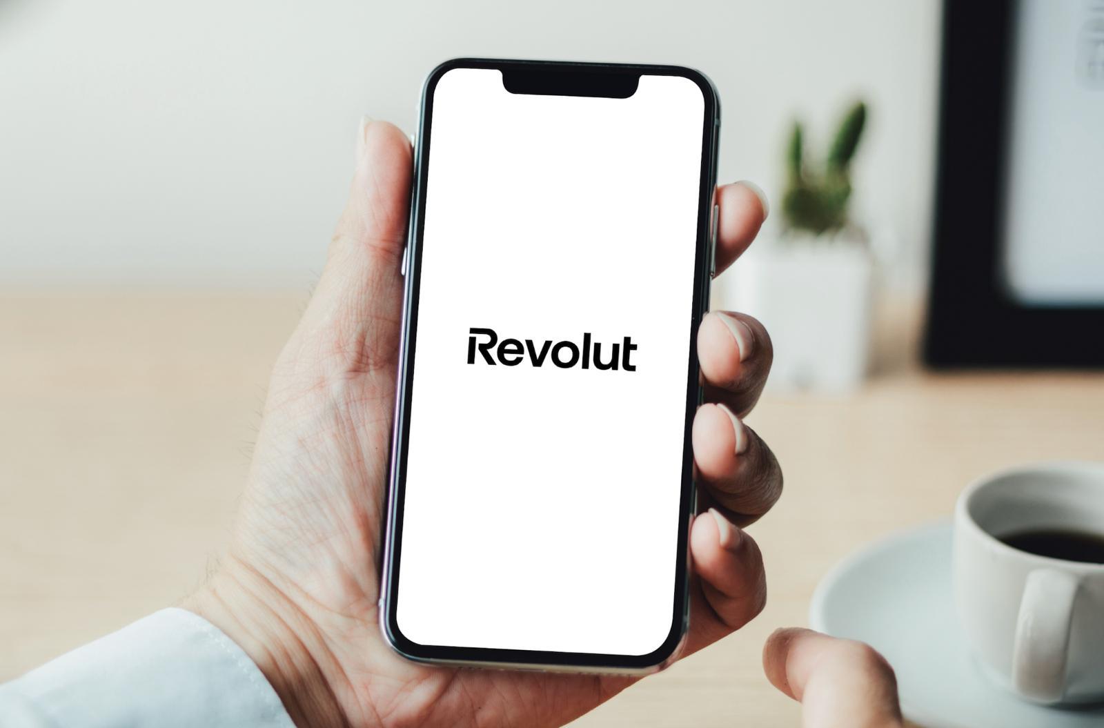 Revolut confirmă o breșă de securitate: date ale clienților au fost accesate de o terță parte