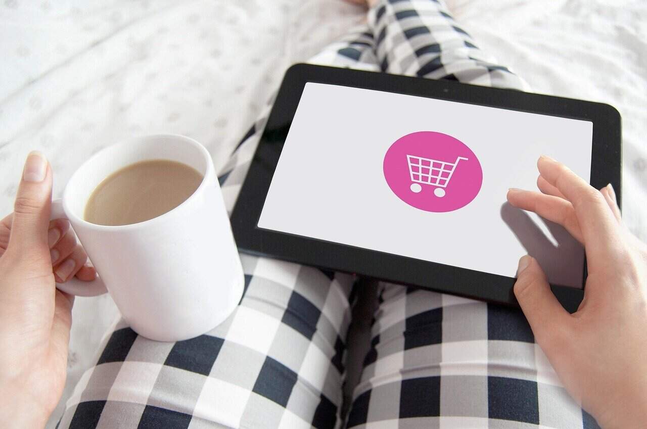 România devine lider în e-commerce în Europa de Est, cu o piață de 12,9 miliarde de euro