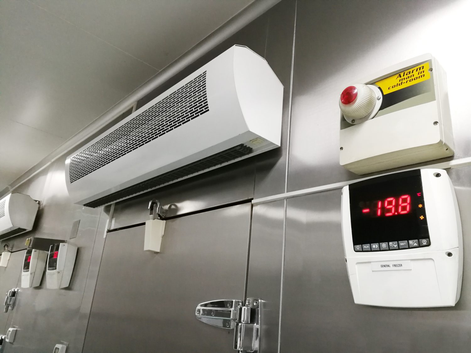 Grupul francez Syclef preia patru companii românești din domeniul refrigerării, cu afaceri de peste 35 milioane euro