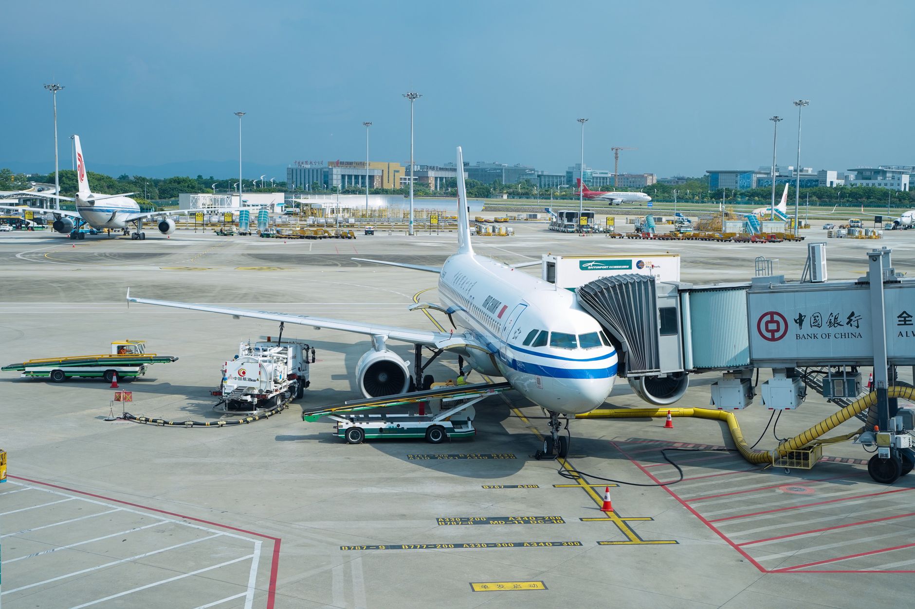 Prețul kerosenului a atins un nivel maxim în ultimele cinci luni. Companiile aeriene vor să mărească tarifele