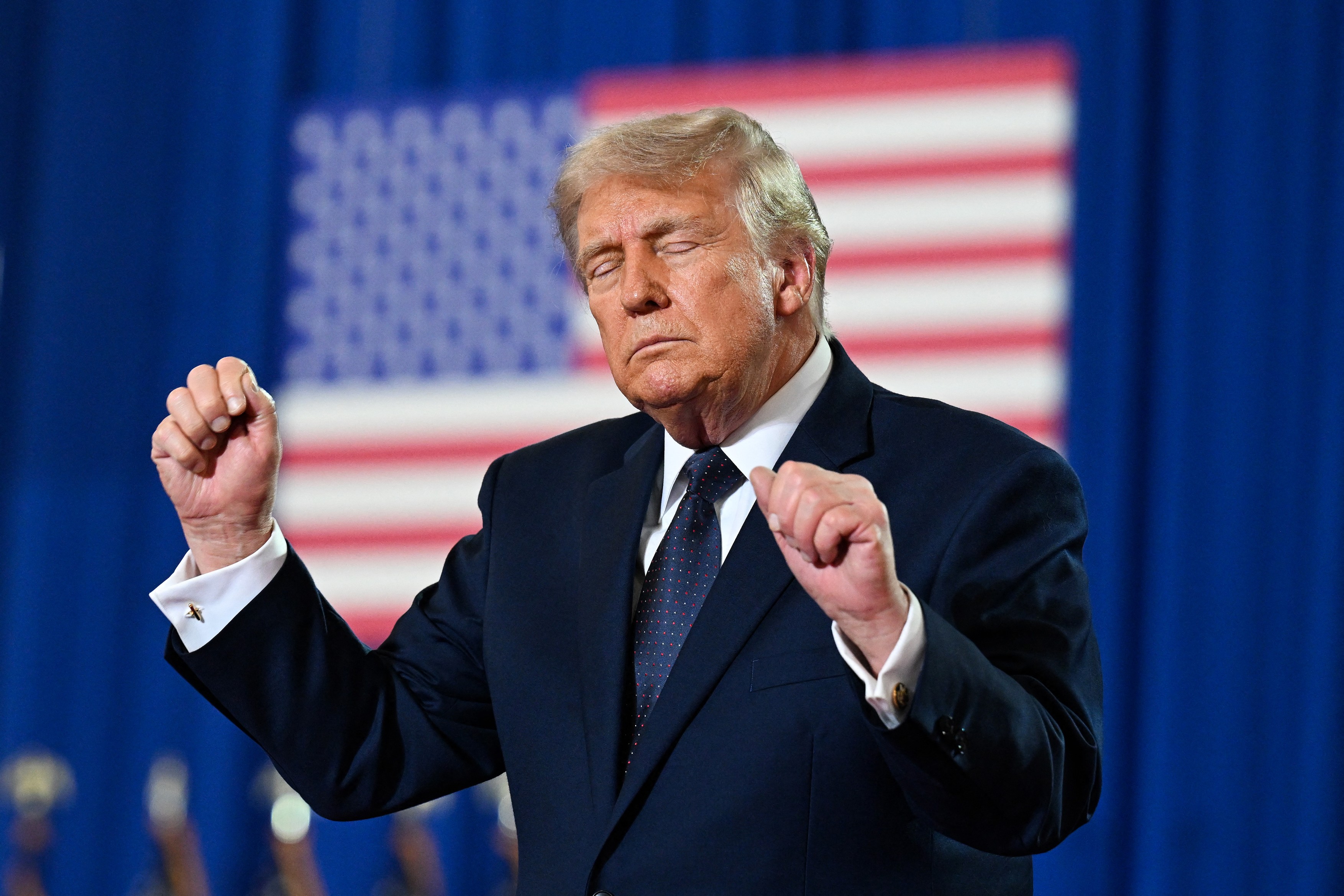 Donald Trump propune schimbarea terminologiei oficiale: de la inteligență artificială la super-inteligență