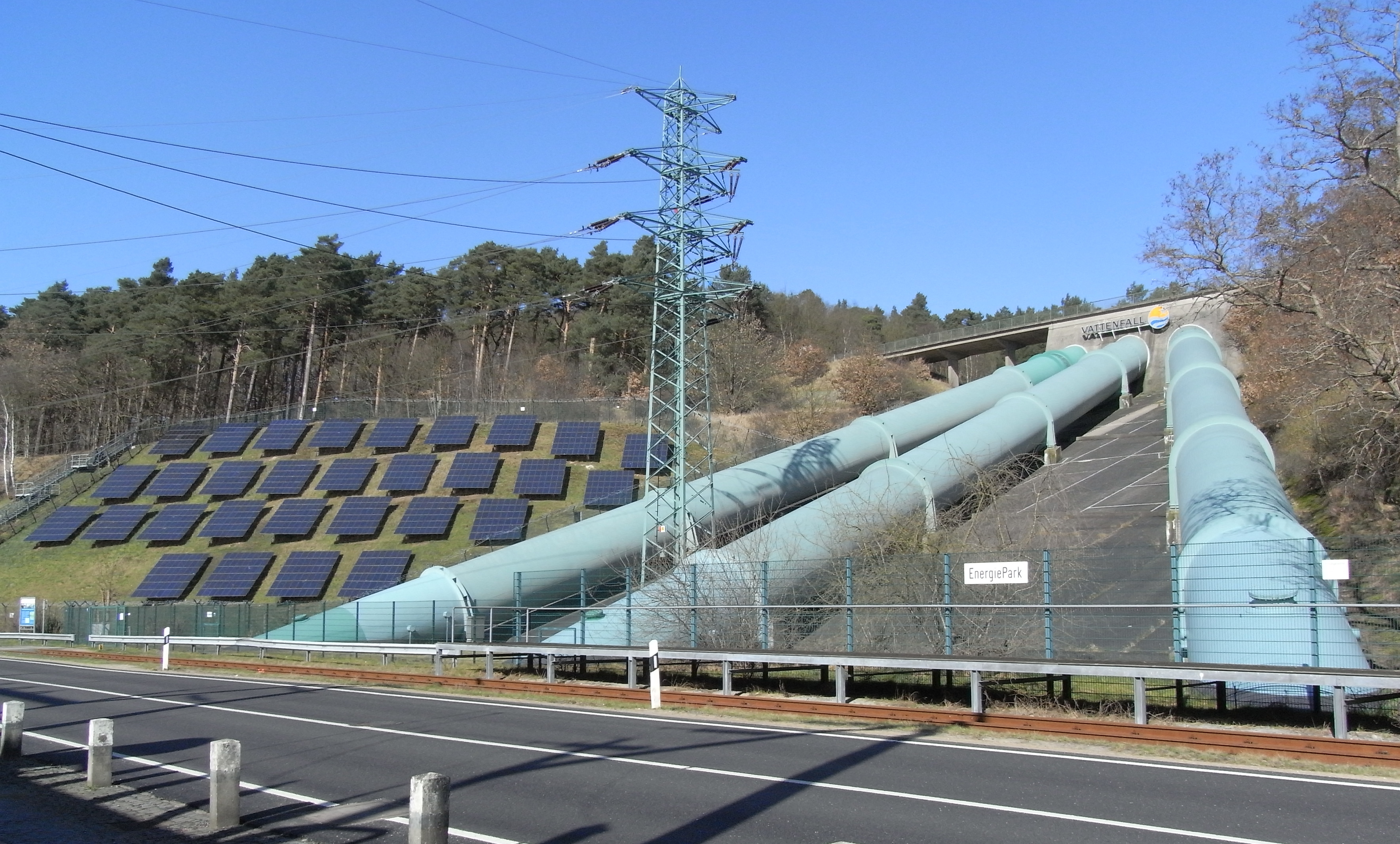 Expansiunea sectorului fotovoltaic în România: nevoia de investiții masive în rețele și stocare