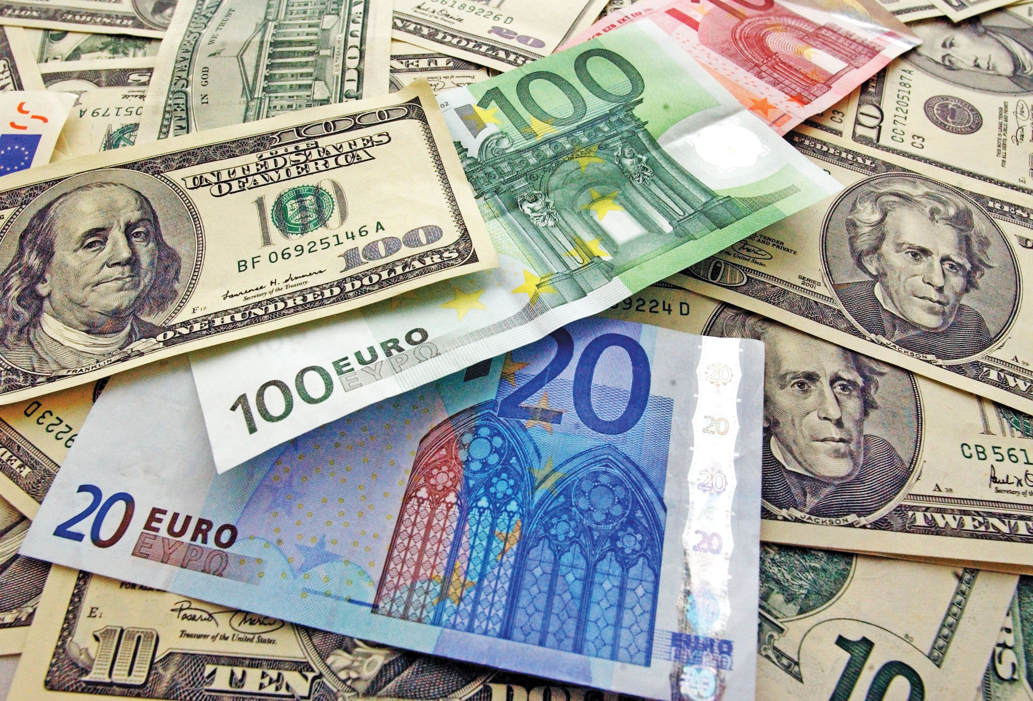 Presiunea creșterilor de dobânzi: BCE, Fed și Banca Japoniei pot majora costul creditului