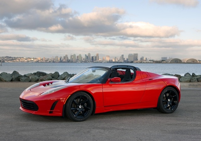 Tesla va lansa noul model Roadster pe 1 octombrie, după ani de amânări. Musk pregătește o versiune cu tehnologie SpaceX