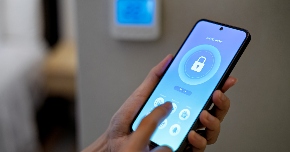 Cum poți verifica dacă telefonul este monitorizat: semne și măsuri de securitate pentru Android și iOS