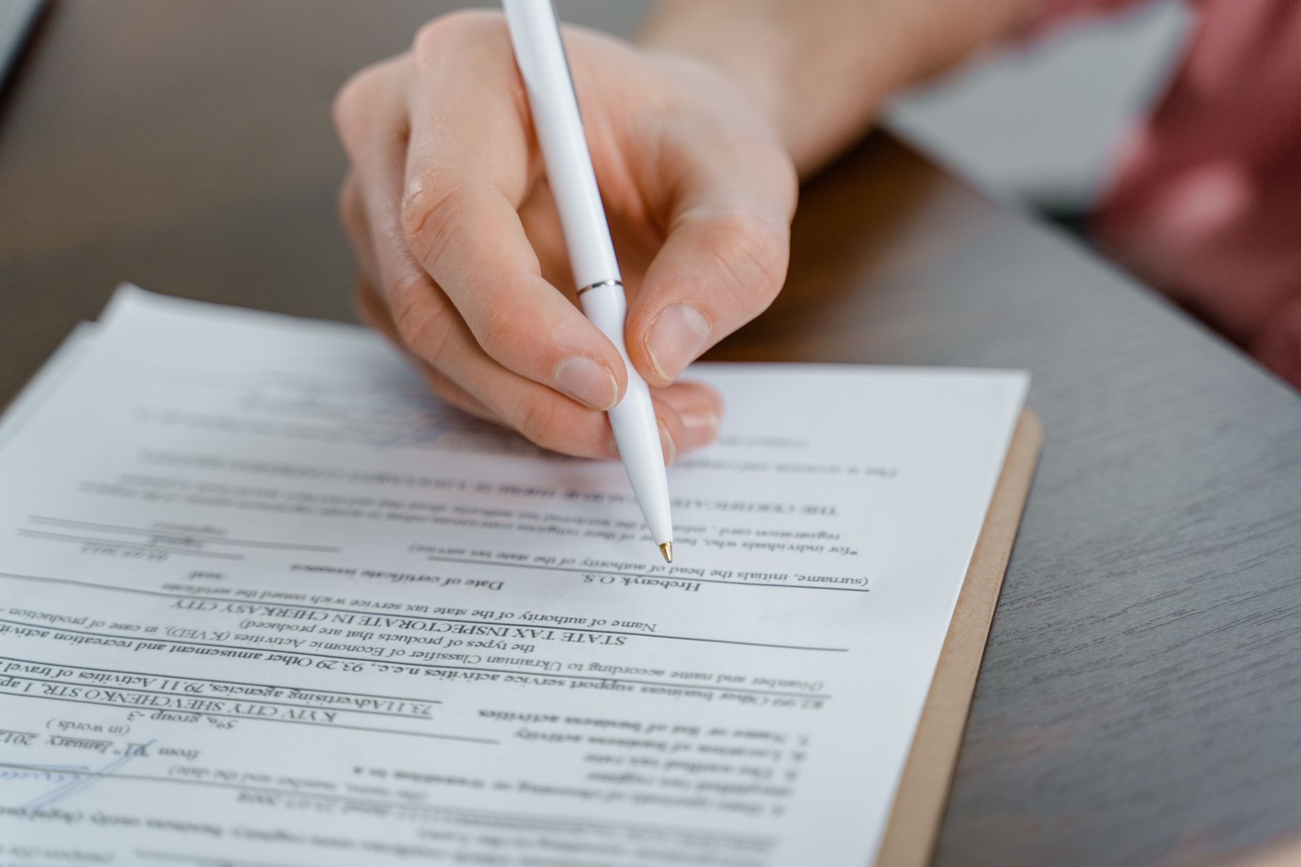 Alegerea unui credit de nevoi personale: de ce dobânda nominală mică nu este singurul criteriu