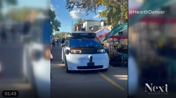 Incident cu un vehicul autonom Waymo într-o piață din Denver evidențiază lipsa legislației pentru amenzi