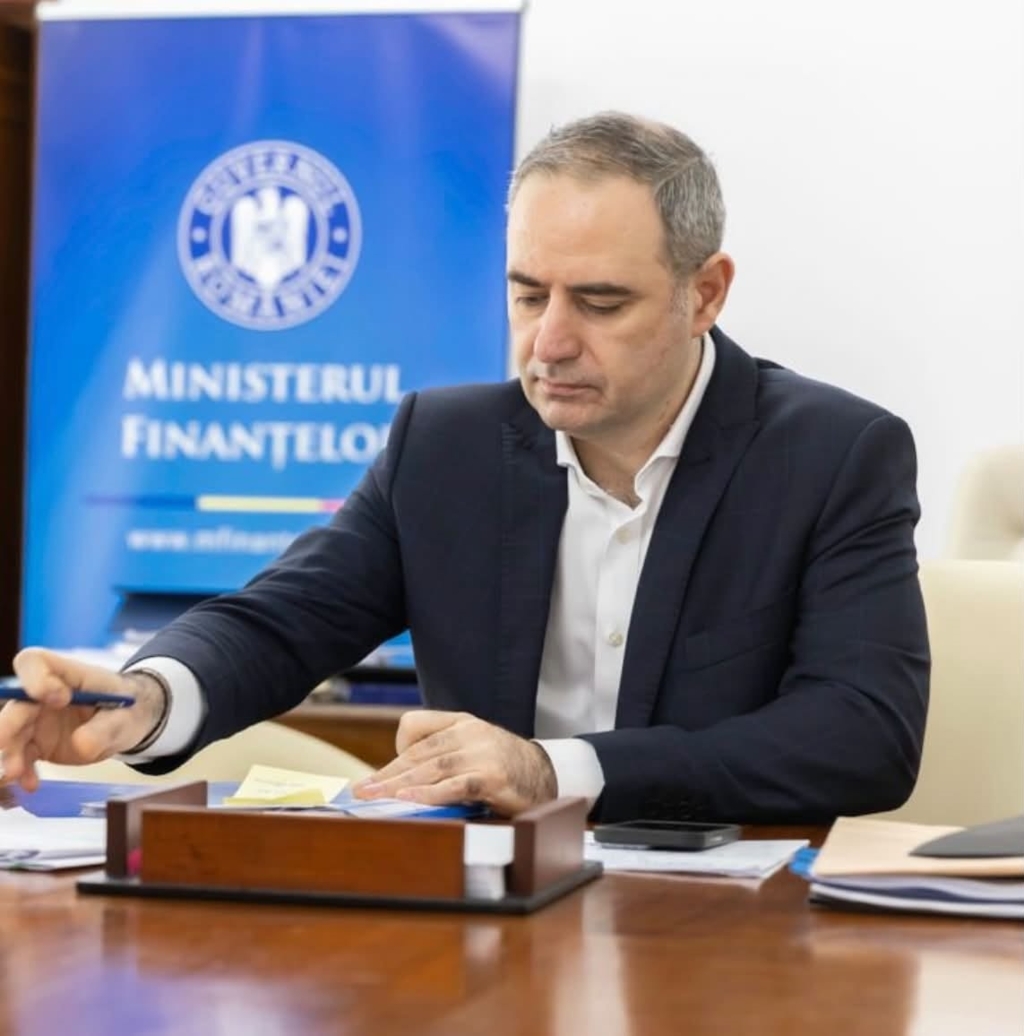 România încearcă să evite retrogradarea la categoria „junk” prin demonstrarea disciplinei bugetare în fața S&P